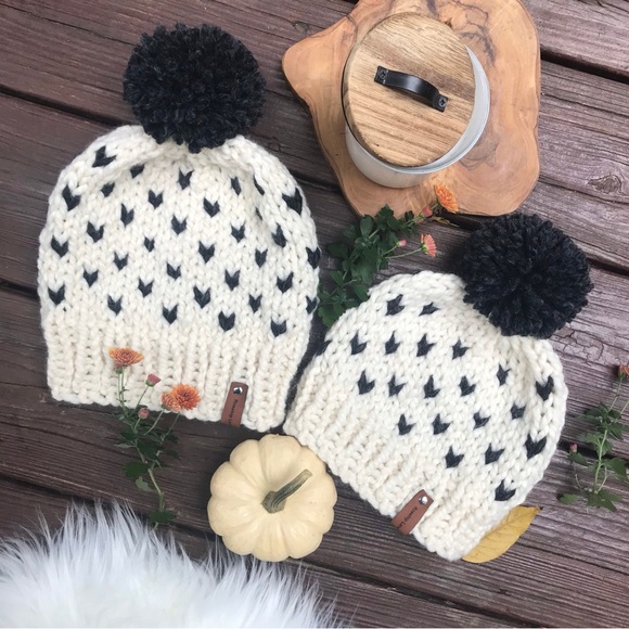 New handmade knitted Mommy and Me Beanie hat set ivory black adult/ 2t - Picture 1 of 1